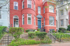 Historic Georgetown Townhome Walkable Location!